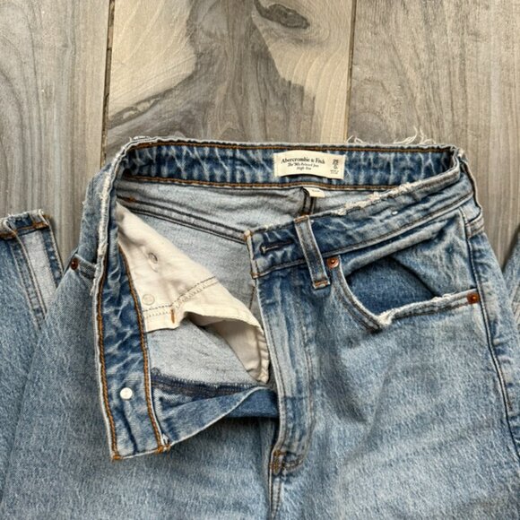 Abercrombie & Fitch Curve Love '90s Relaxed High Rise Jean Size 25 - Picture 3 of 8